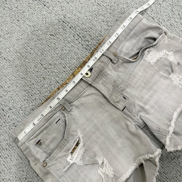 Rich & Skinny Gray Distressed Denim Shorts Size 27 Cutoff Frayed Hem Made in USA - Picture 8 of 10